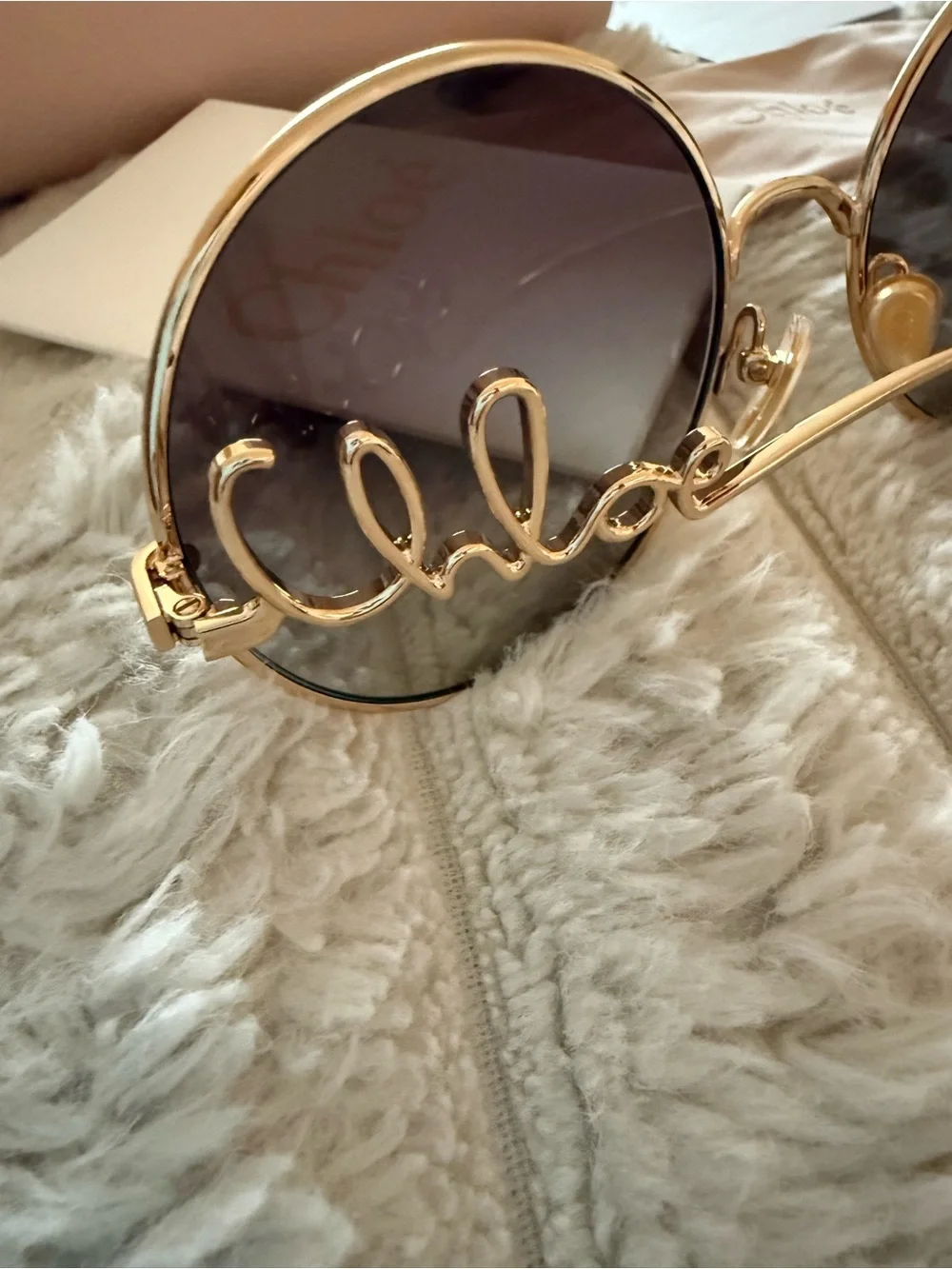 Chloe promote glam